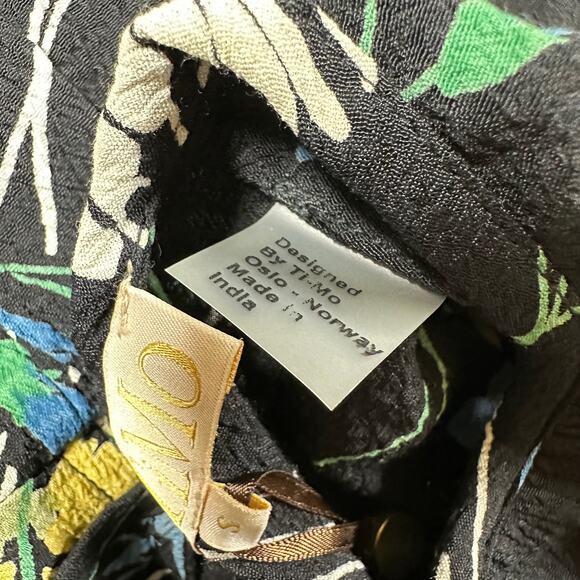 ByTiMo NWT Black Floral Bubble Crepe Blouse Daisy Size S Long Sleeve Round Neck - Picture 5 of 10